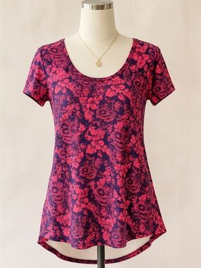LuLaRoe Classic Tee XS Pink Navy Floral High Low Stretch Top